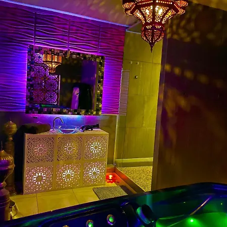 מלון אהבה Loveroom21 *